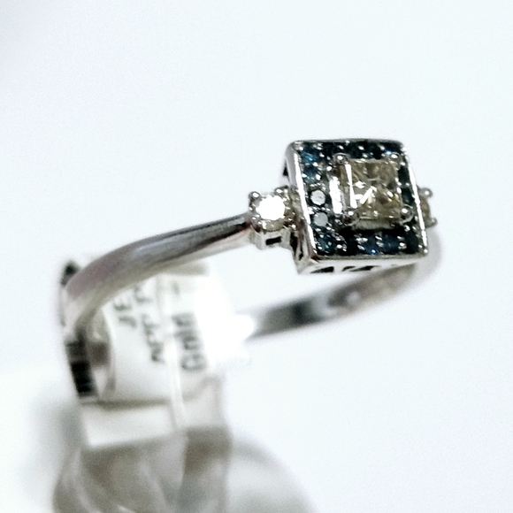 Blue & White Diamonds 10K Gold Princess Ring Certificate - Picture 12 of 15